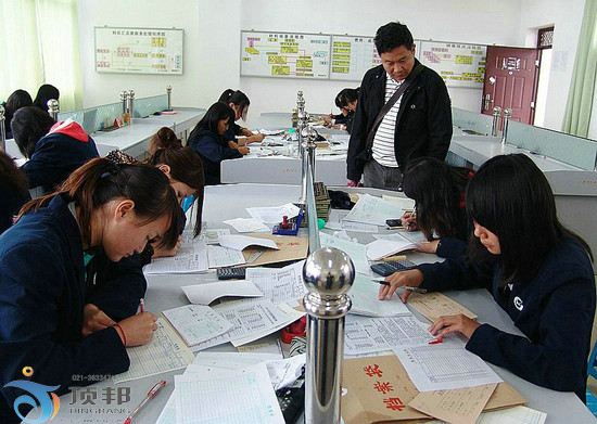 會計手工實訓室,會計電算化實訓室(圖3)