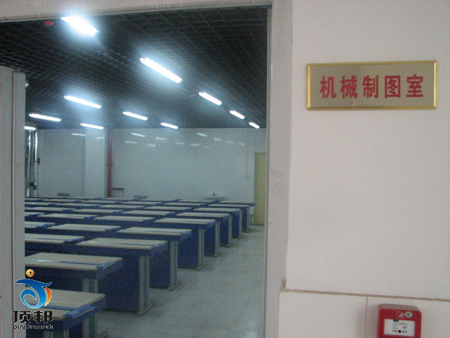 豪華型工程制圖實驗室設(shè)備