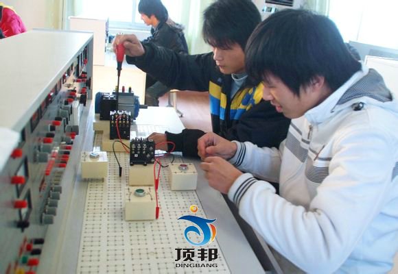 通用電工電子電拖實(shí)驗(yàn)室