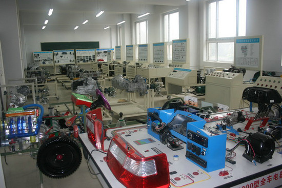 桑塔納3000全車仿真電路實(shí)驗(yàn)臺(tái)