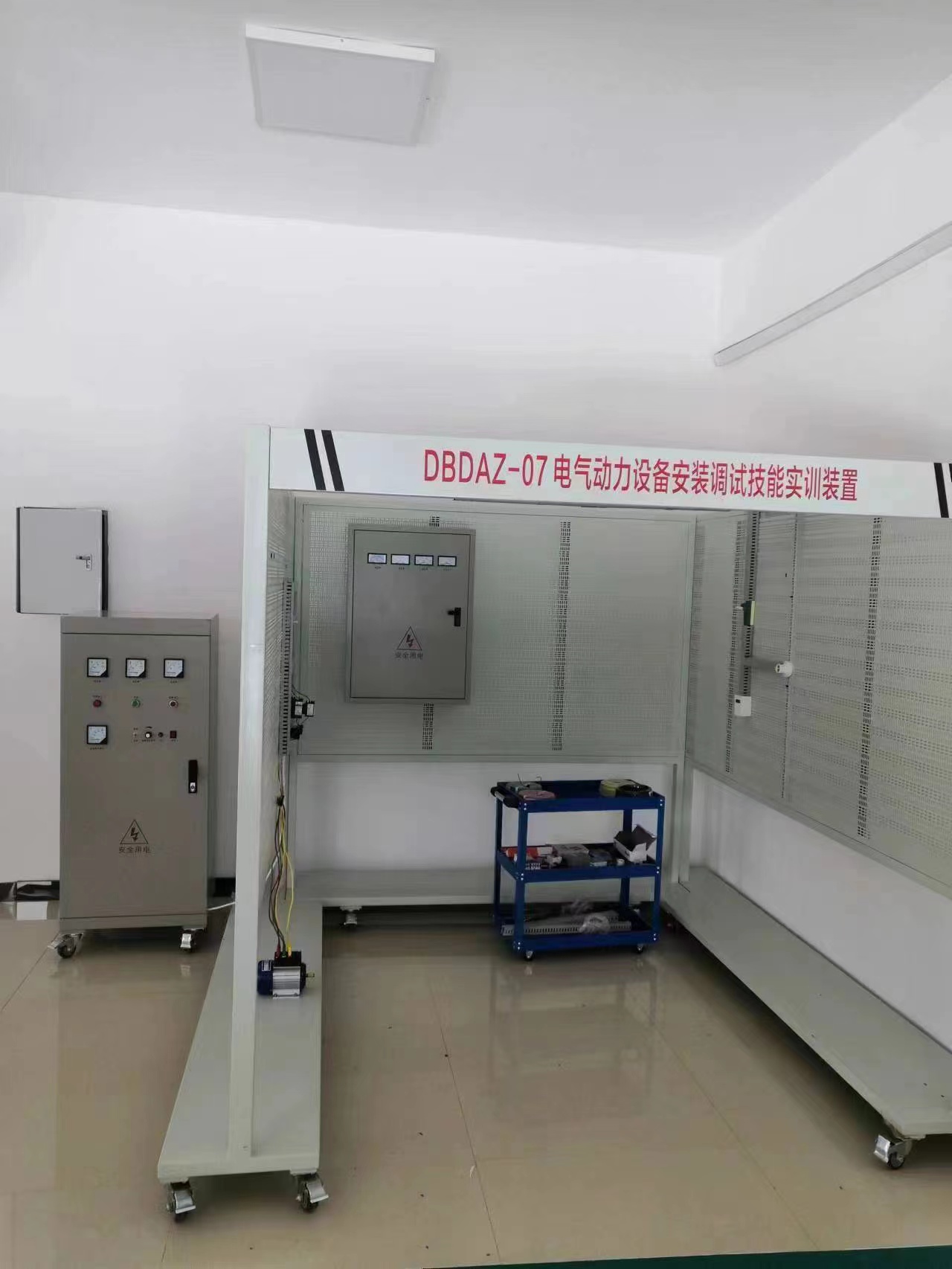 電氣動力設(shè)備安裝調(diào)試技能實訓(xùn)裝置