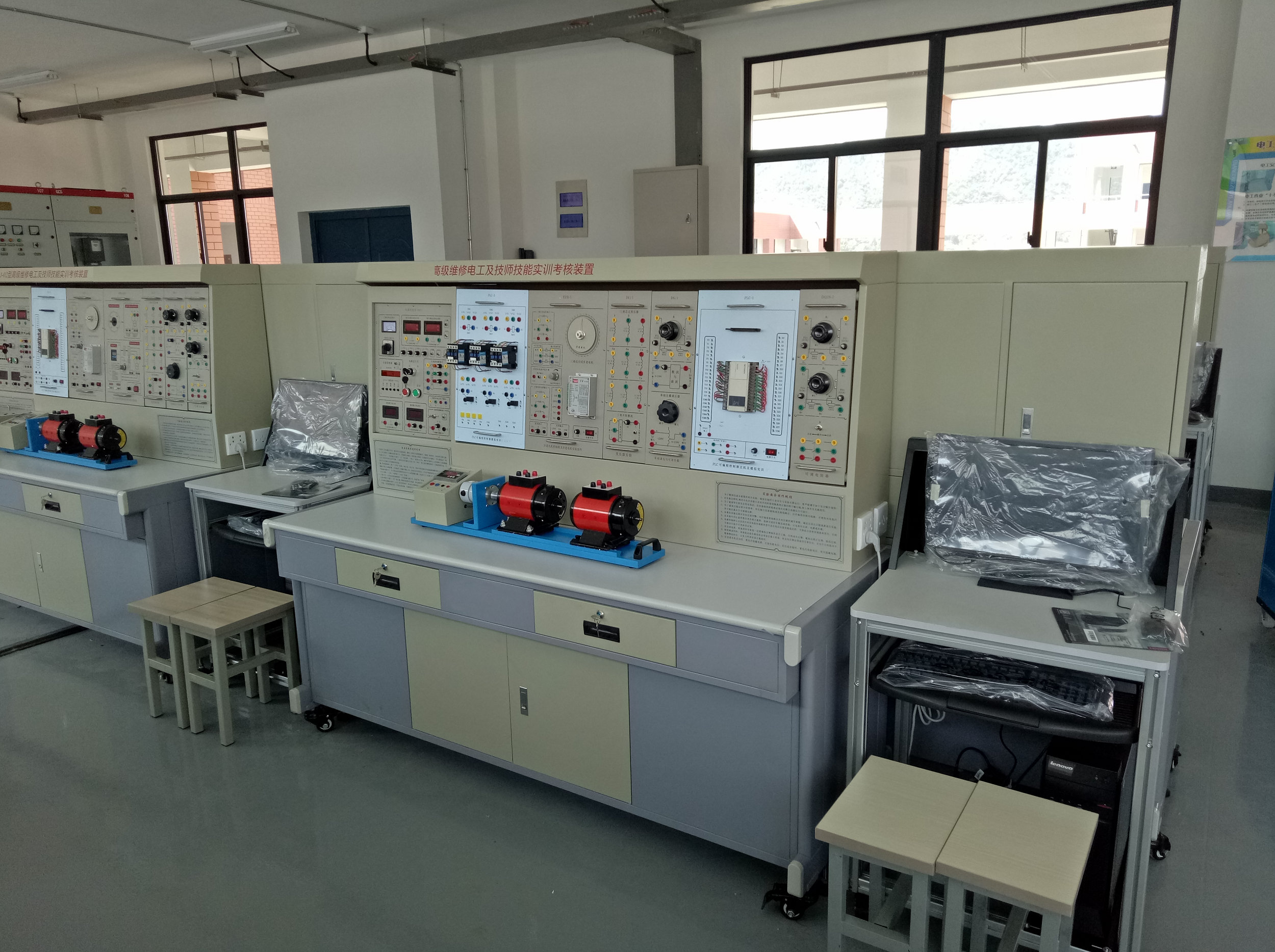 高級維修電工及技師技能實訓(xùn)考核裝置