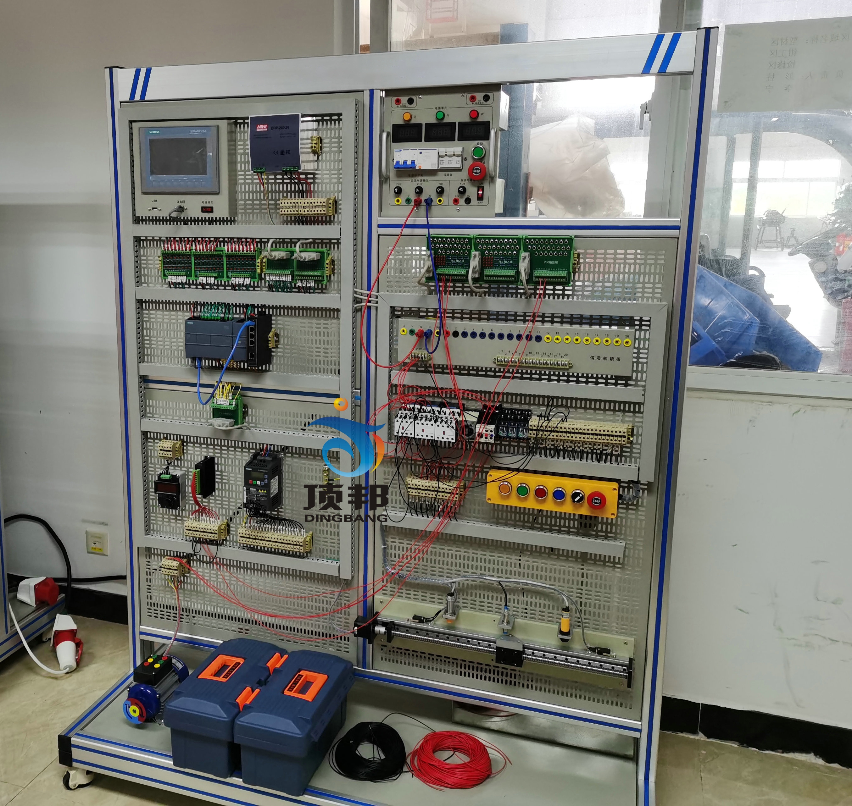 PLC電氣控制綜合實(shí)訓(xùn)臺(tái)