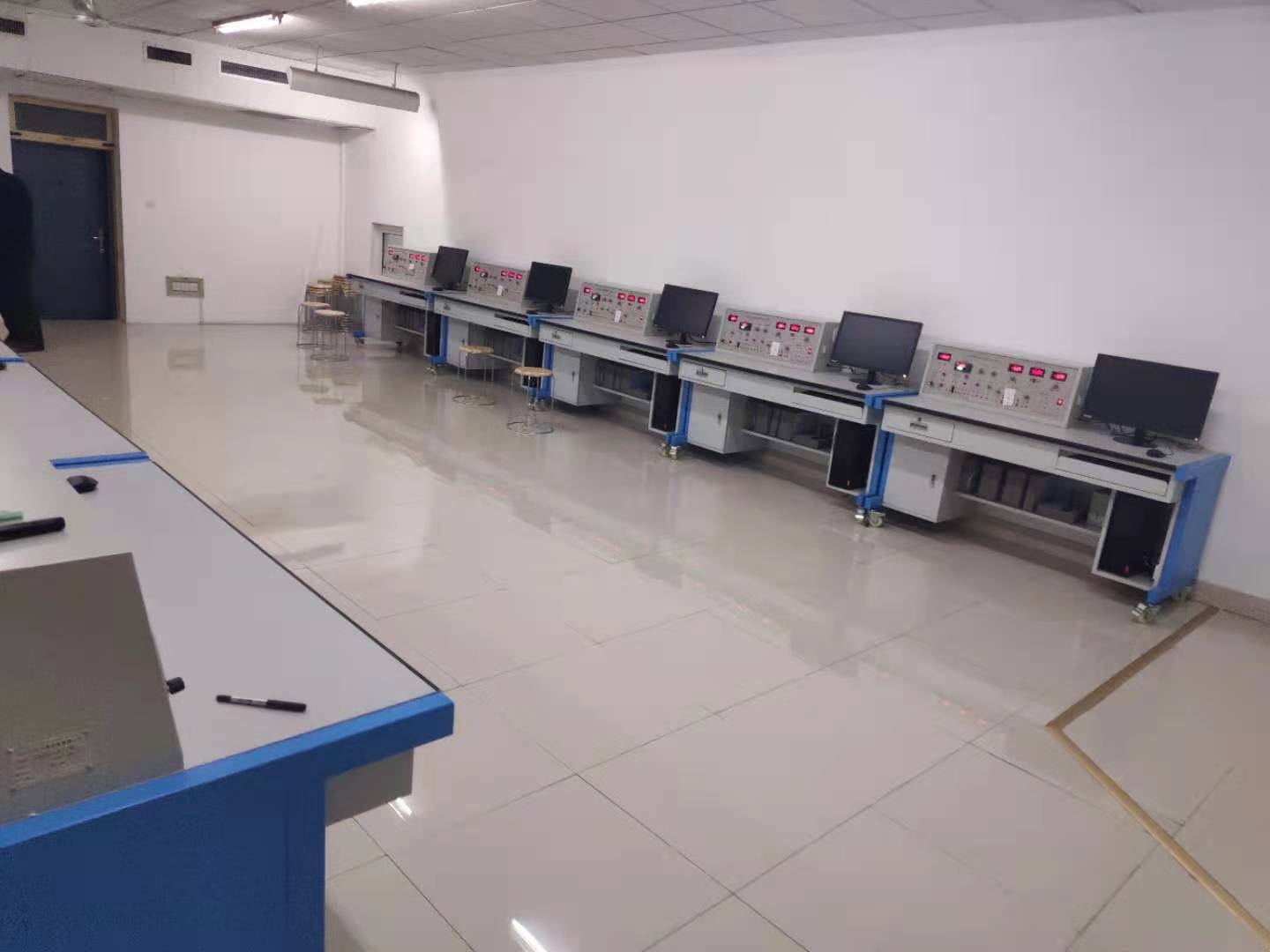 生物醫(yī)學(xué)傳感器實(shí)驗(yàn)臺(tái)