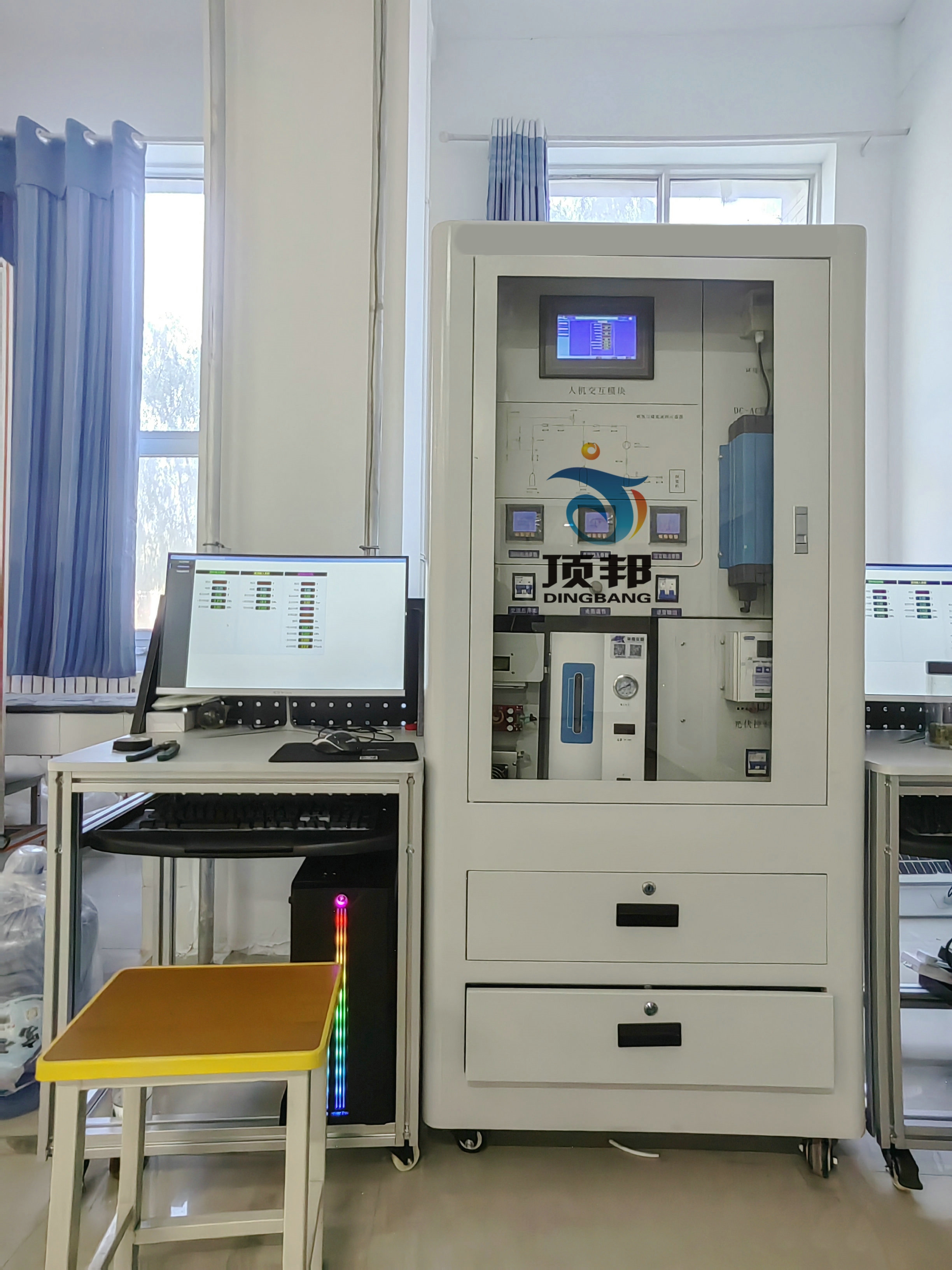 制儲(chǔ)氫及氫氧燃料電池發(fā)電創(chuàng)新實(shí)訓(xùn)系統(tǒng)