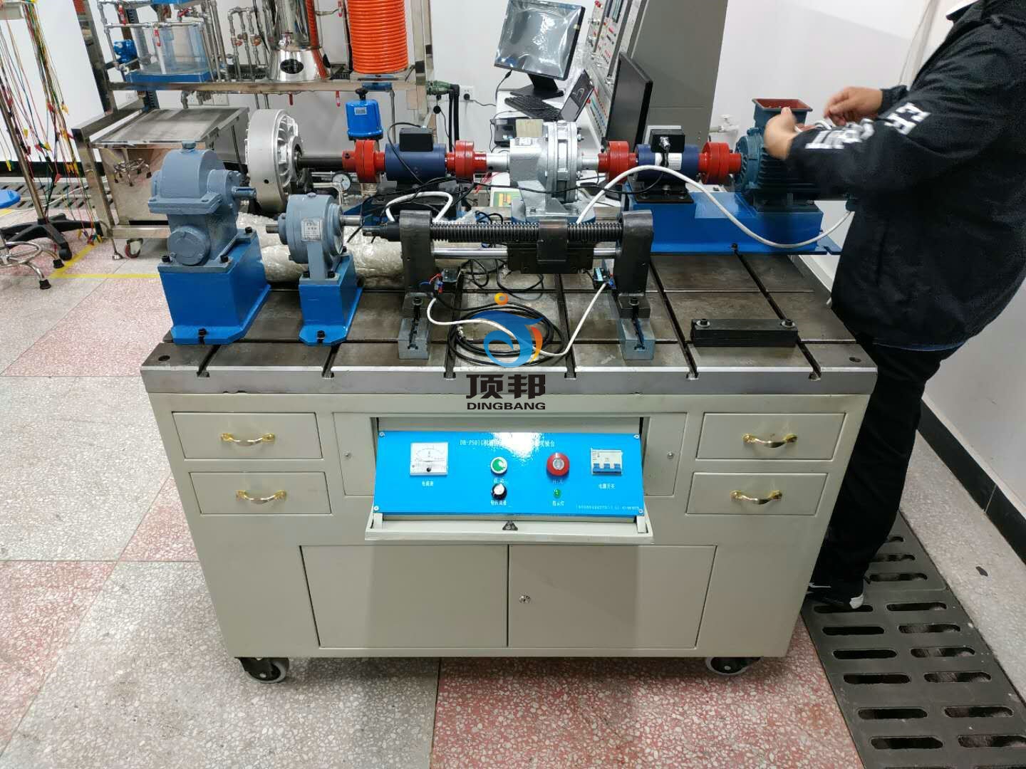 機械傳動方案創(chuàng)意組合及參數(shù)分析實驗臺