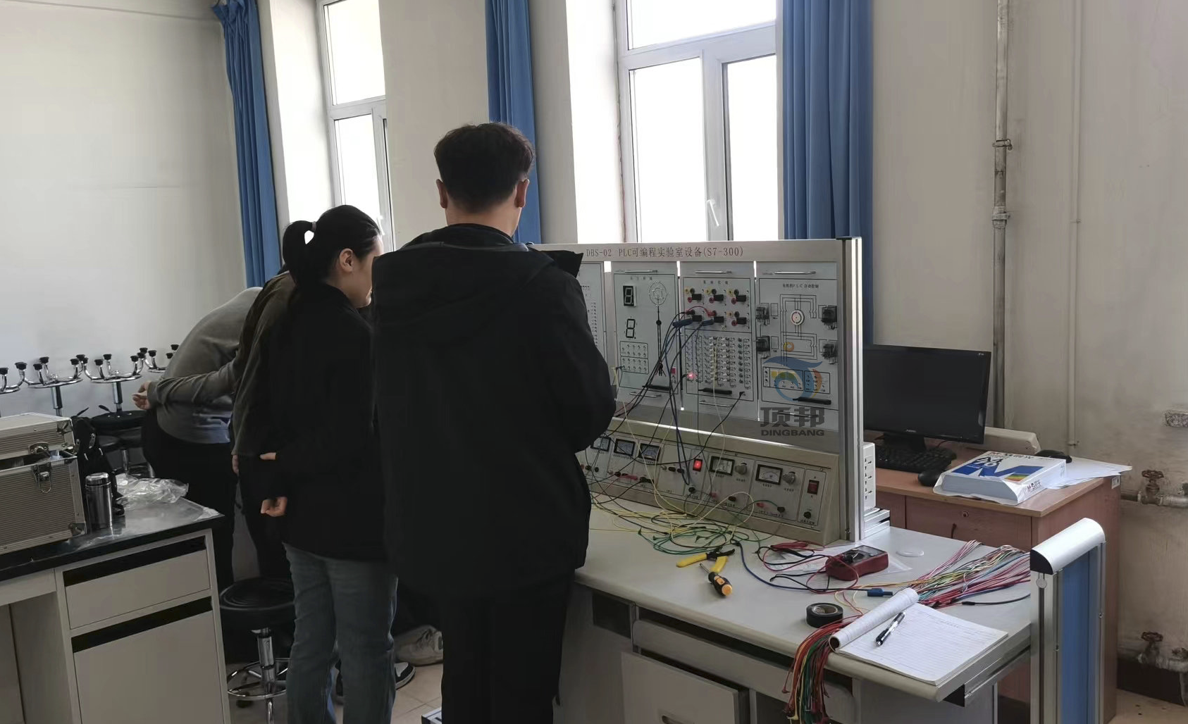 PLC可編程實(shí)驗(yàn)室設(shè)備(S7-300)