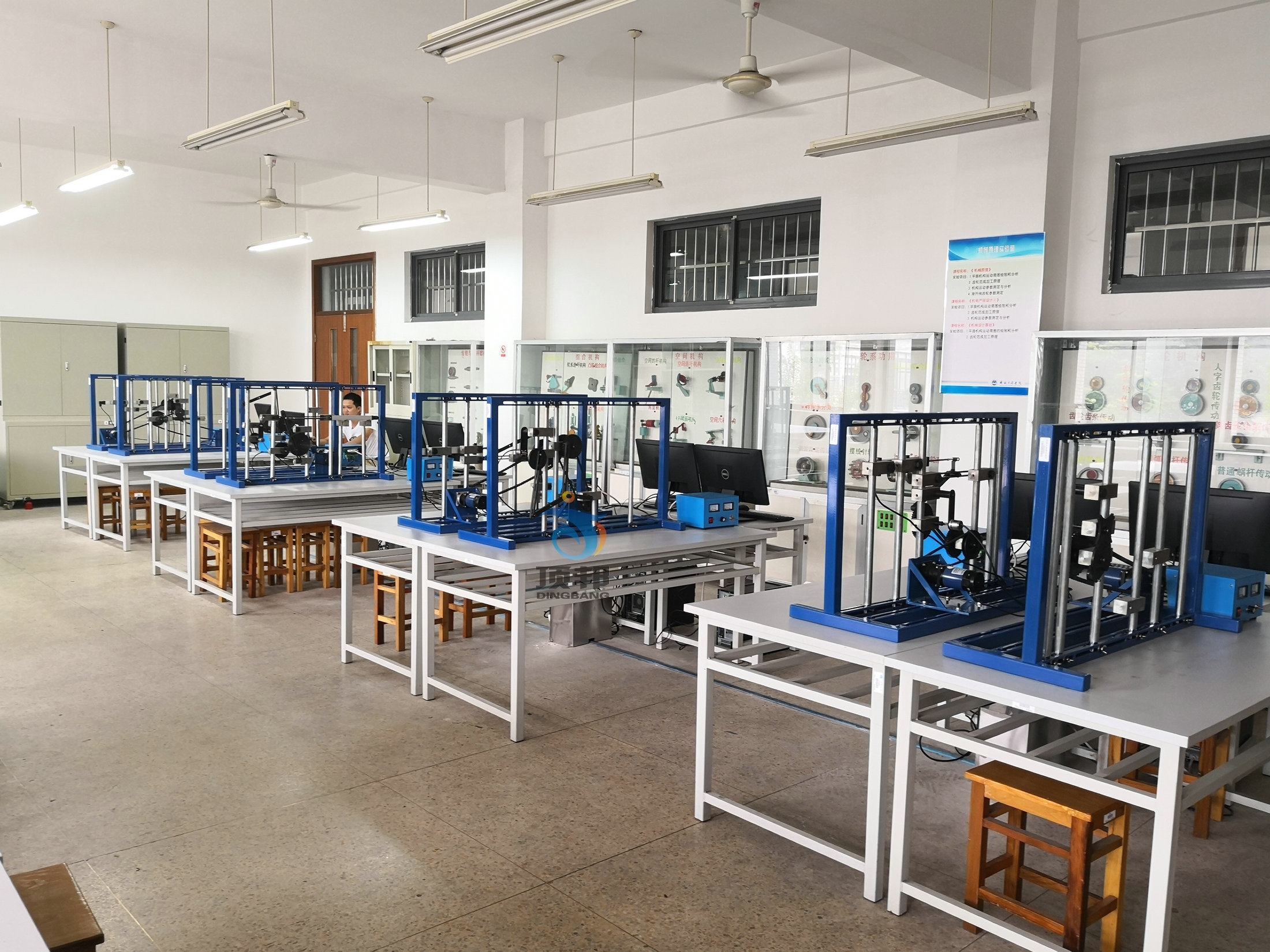 平面機(jī)構(gòu)運(yùn)動(dòng)設(shè)計(jì)分析與測(cè)試實(shí)驗(yàn)臺(tái)