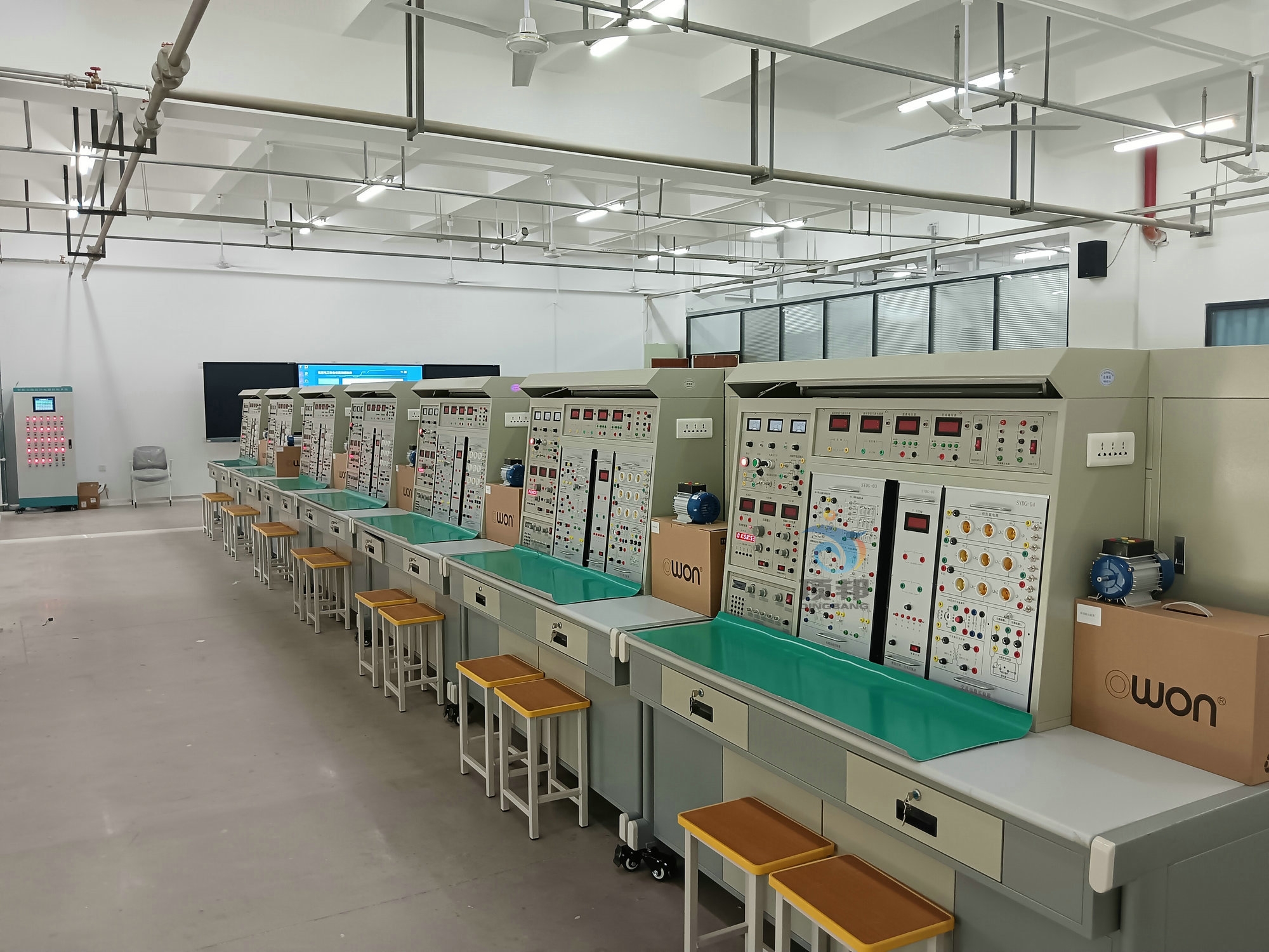 智能型電工技術(shù)實驗裝置