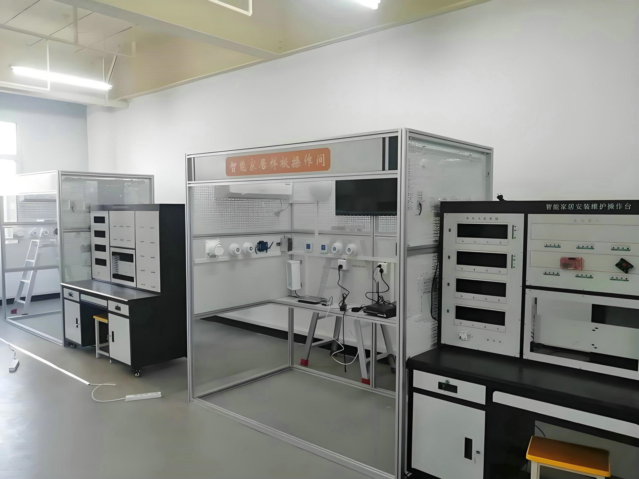 物聯(lián)網(wǎng)智能家居實驗實訓(xùn)系統(tǒng)