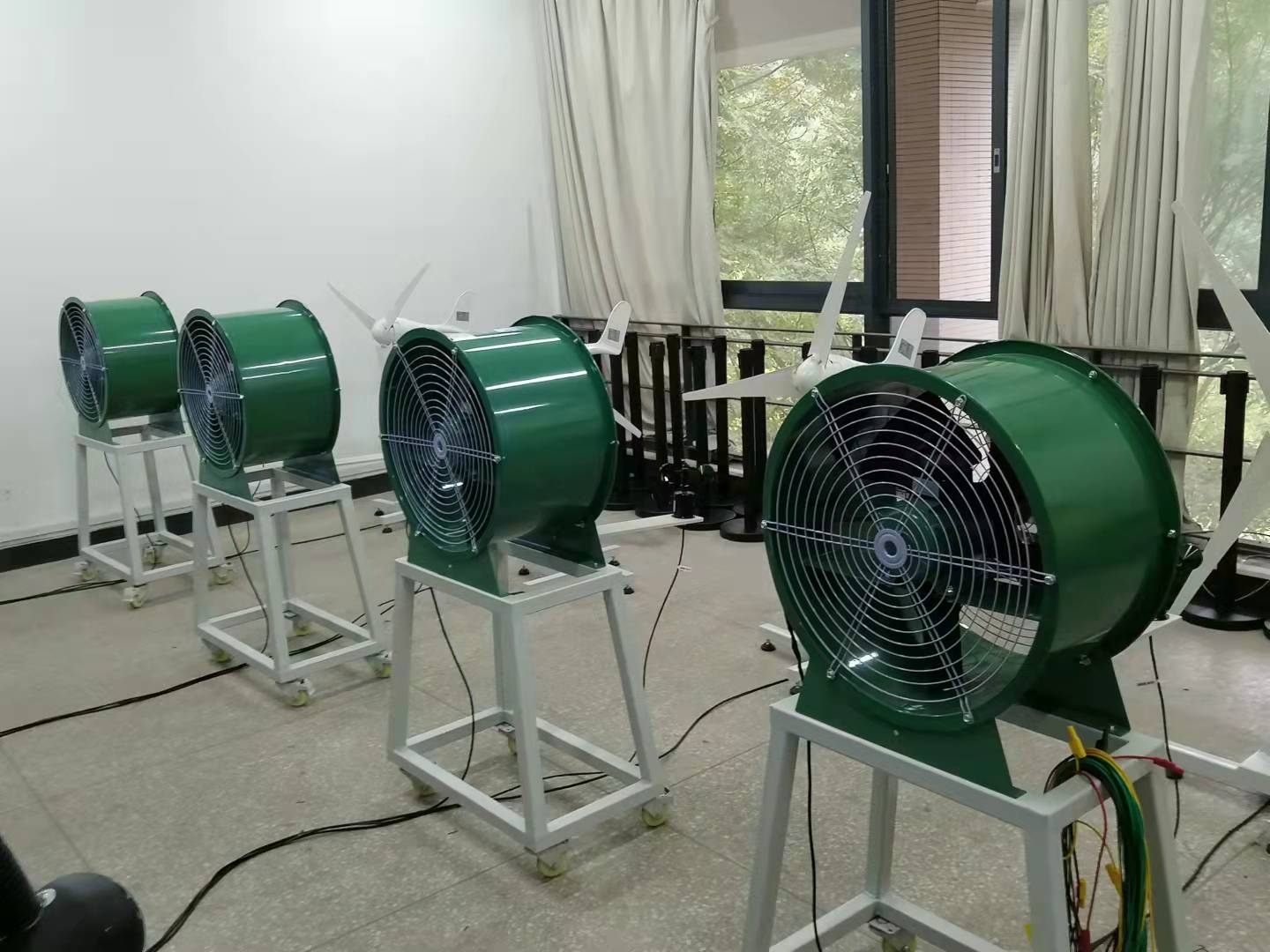 風(fēng)光互補(bǔ)發(fā)電實(shí)訓(xùn)平臺(tái)