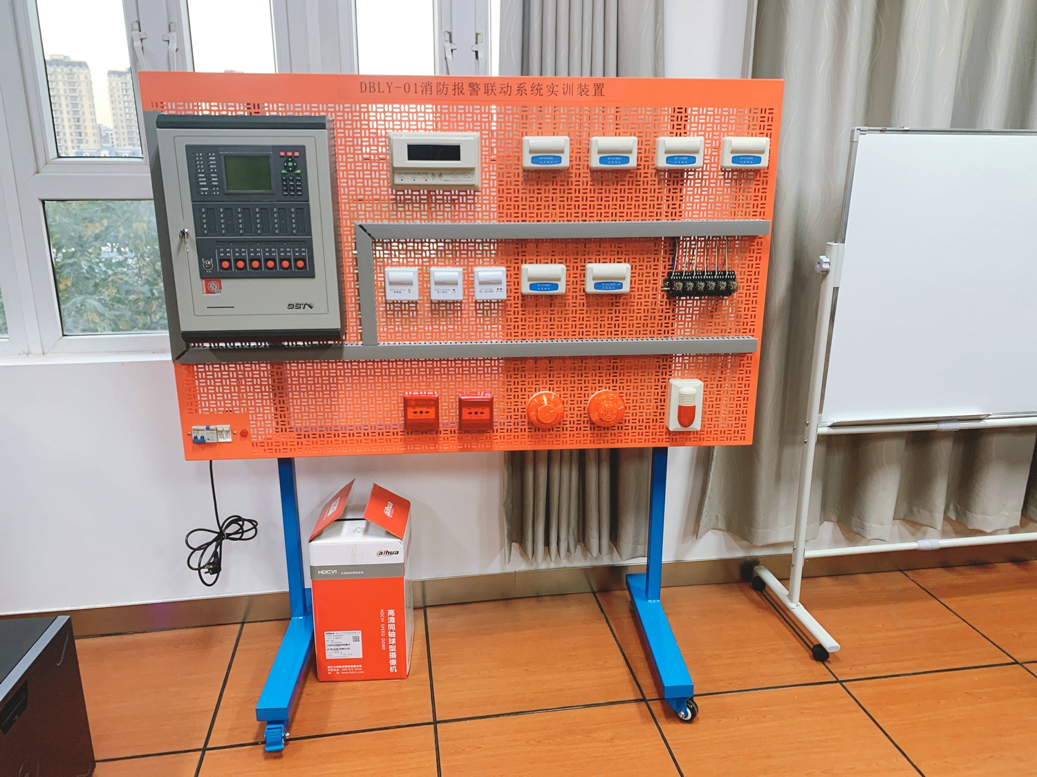 上海邦德職業(yè)技術(shù)學(xué)院智能樓宇實訓(xùn)設(shè)備(圖1)