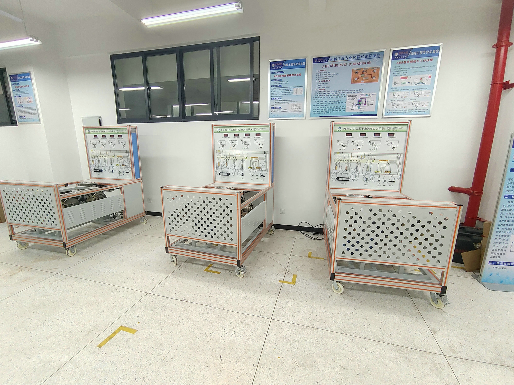 工程機(jī)械A(chǔ)BS實(shí)訓(xùn)系統(tǒng)