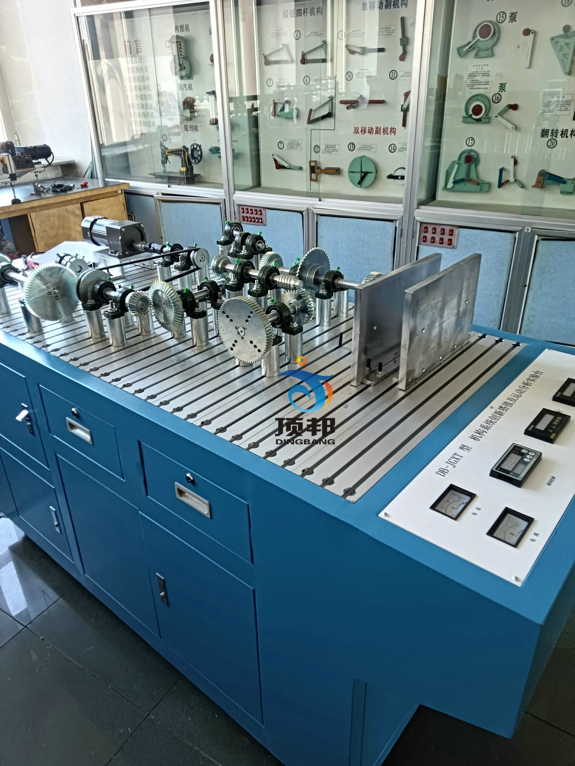 哈爾濱工業(yè)大學(xué)機(jī)構(gòu)系統(tǒng)創(chuàng)新搭接及運(yùn)動(dòng)分析實(shí)驗(yàn)臺(tái)