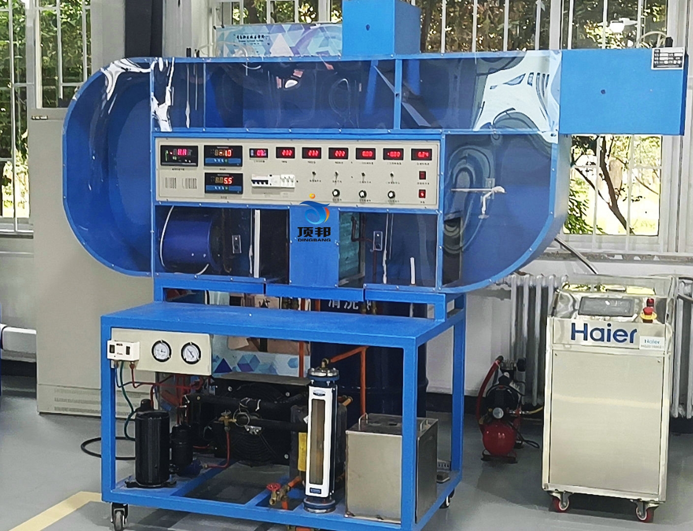 青島職業(yè)技術(shù)學(xué)院循環(huán)式空調(diào)過(guò)程實(shí)驗(yàn)平臺(tái)