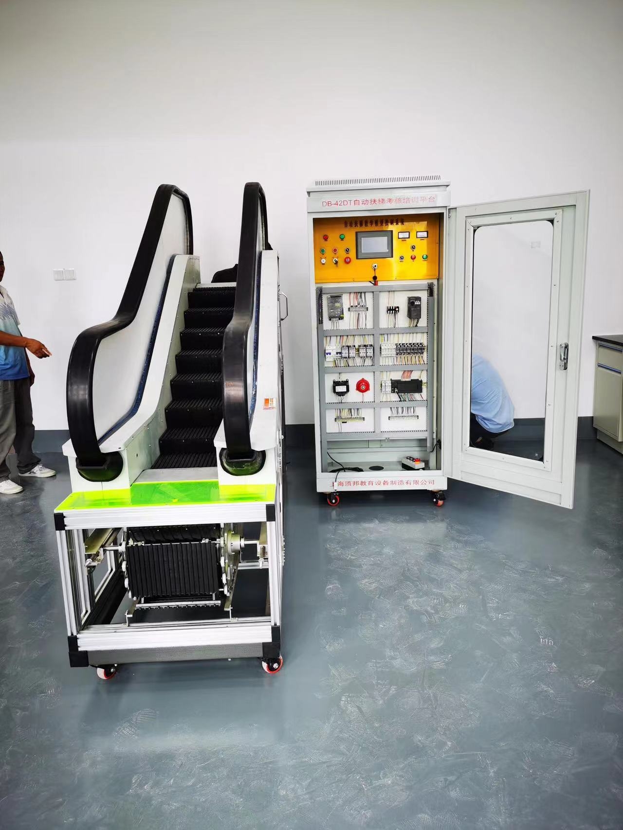 廣東特檢院中山檢測(cè)院自動(dòng)扶梯考核培訓(xùn)平臺(tái)